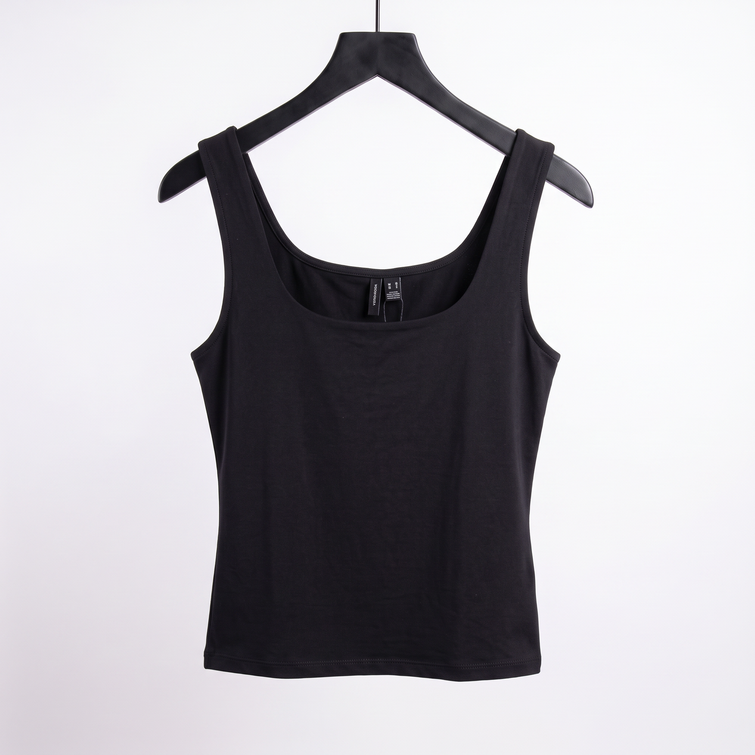 TOP SIN MANGAS CUELLO CUADRADO KARLA- - Black