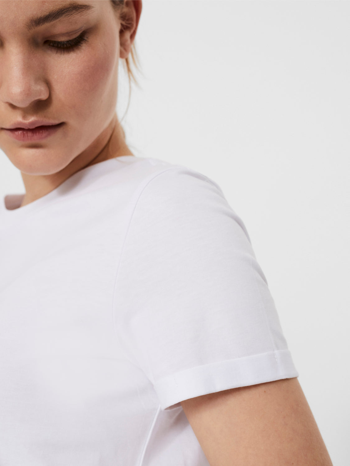 POLERA MINIMAL MANGA CORTA PAULA - Bright White