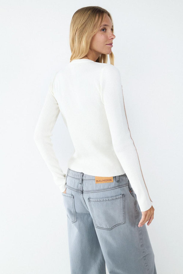 Product SWEATER ACANALADO CON COSTURAS BMK-Ecru - Image 4