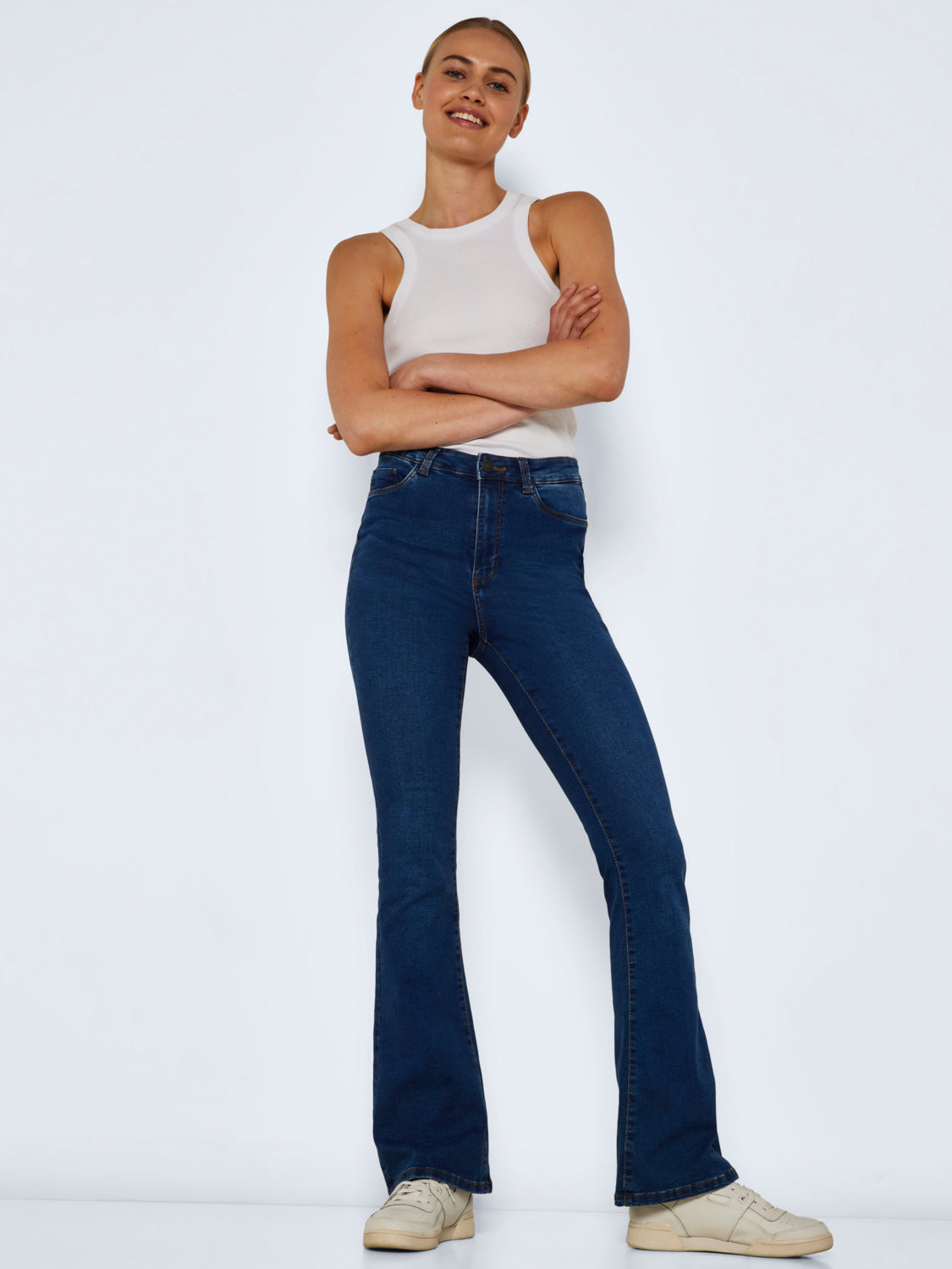 JEAN FLARE TIRO ALTO SALLIE - Medium Blue Denim
