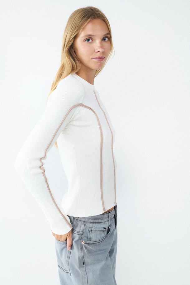 Product SWEATER ACANALADO CON COSTURAS BMK-Ecru - Image 3