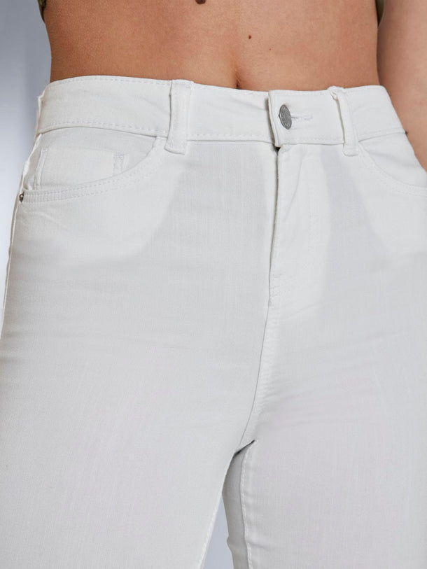 Product JEAN FLARE TIRO ALTO SALLIE - Bright White - Image 7