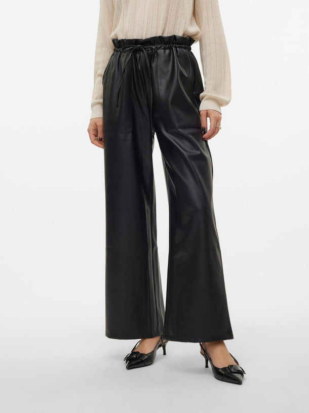 Product PANTALÓN PAULINA EFECTO PIEL WIDE - Black - Image 1