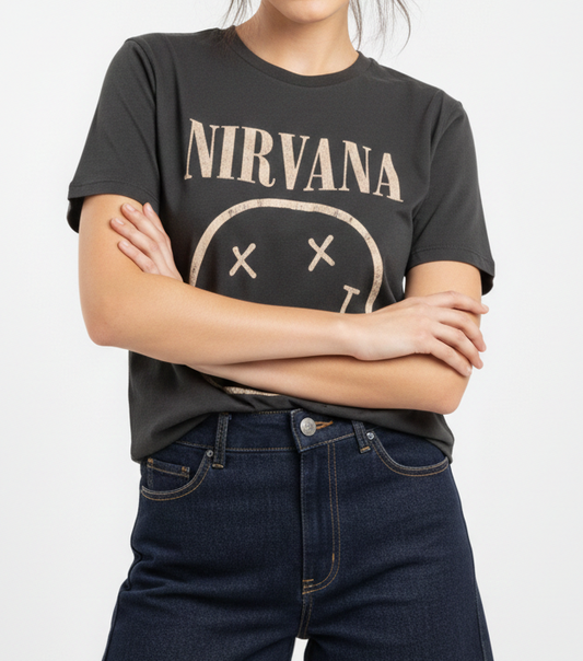POLERA ESTAMPADA NIRVANA - Phantom Print:Smiling