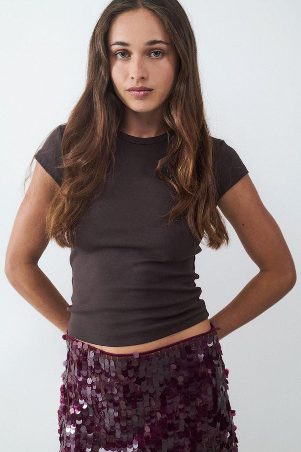 Product POLERA BÁSICA SLIM BMK-Chocolate Lab - Image 1