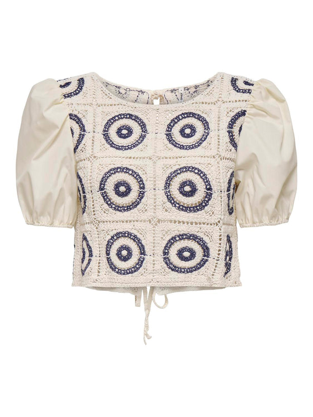 Product TOP BORDADO CON MANGA GLOBO CHARIS-Cloud Dancer Detail:Body lila flower (skipper blue) - Image 1