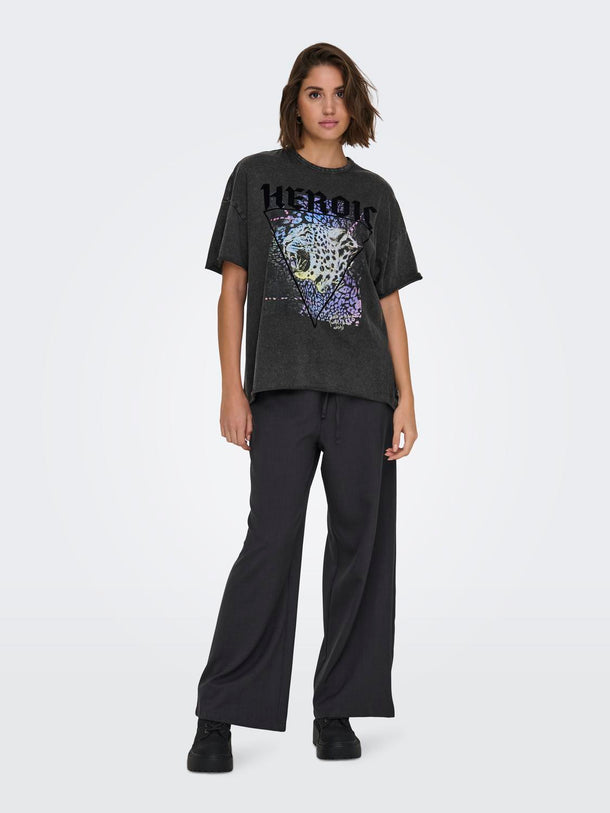 Product CAMISETA LUCY - Black Print:Heroic duchess - Image 2