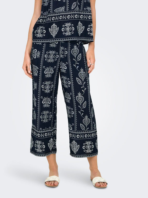 Product PANTALÓN CROPPED LINO ESTAMPADO SOLAR-Total Eclipse AOP:CLOUD DANCER FLOWER - Image 3