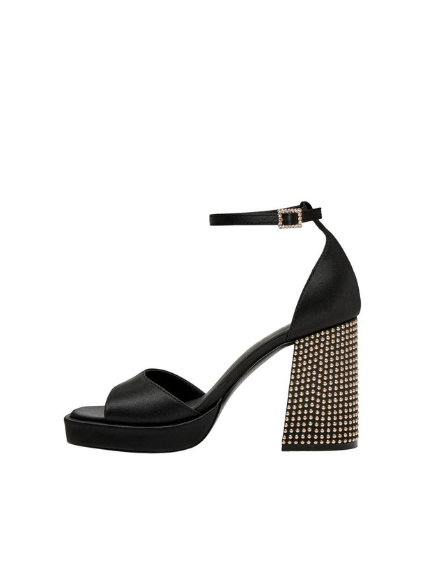 Product TACONES CON TACHAS ARLO - Black - Image 3