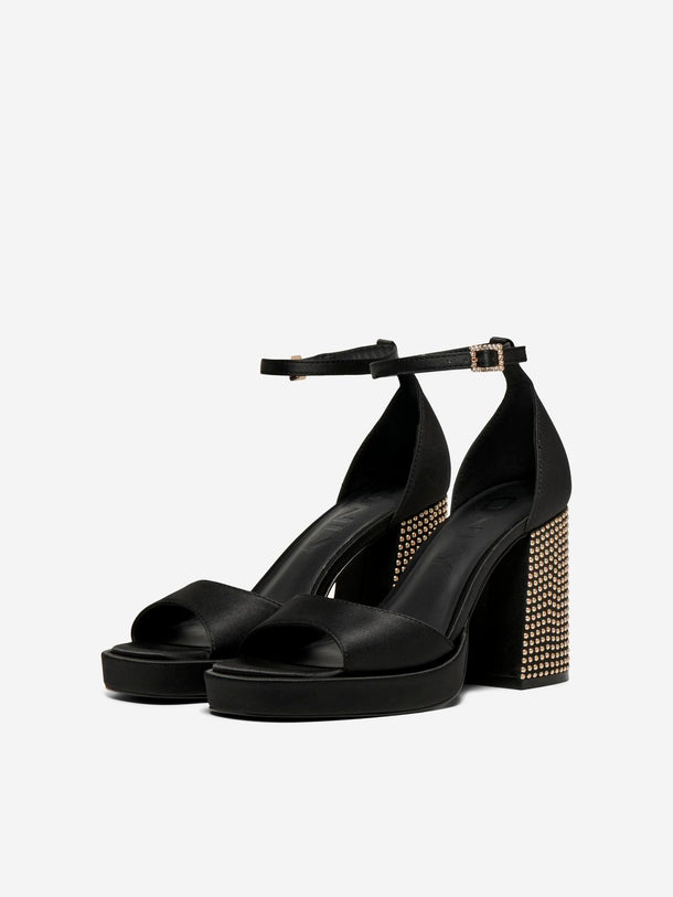 Product TACONES CON TACHAS ARLO - Black - Image 5