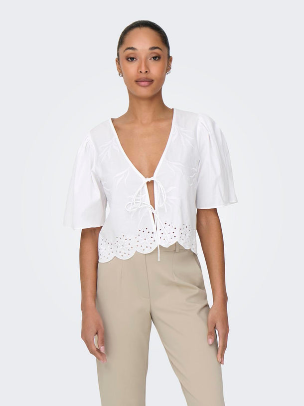 Product TOP CORTO CON BRODERIE Y MANGAS ABULLONADAS ALICE - Bright White - Image 1