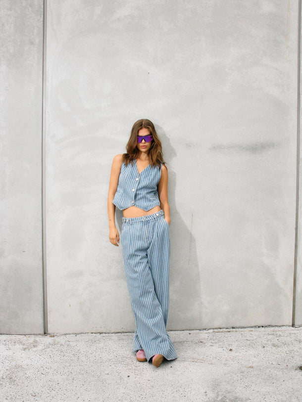 Product PANTALÓN SASTRERO RAYA DIPLOMÁTICA HERA - Medium Blue Denim - Image 4