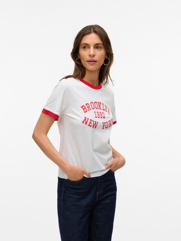 Product POLERA REGULAR ALIA-Snow White Detail:RIBBON RED CONTRAST - BROOKLYN - Image 1