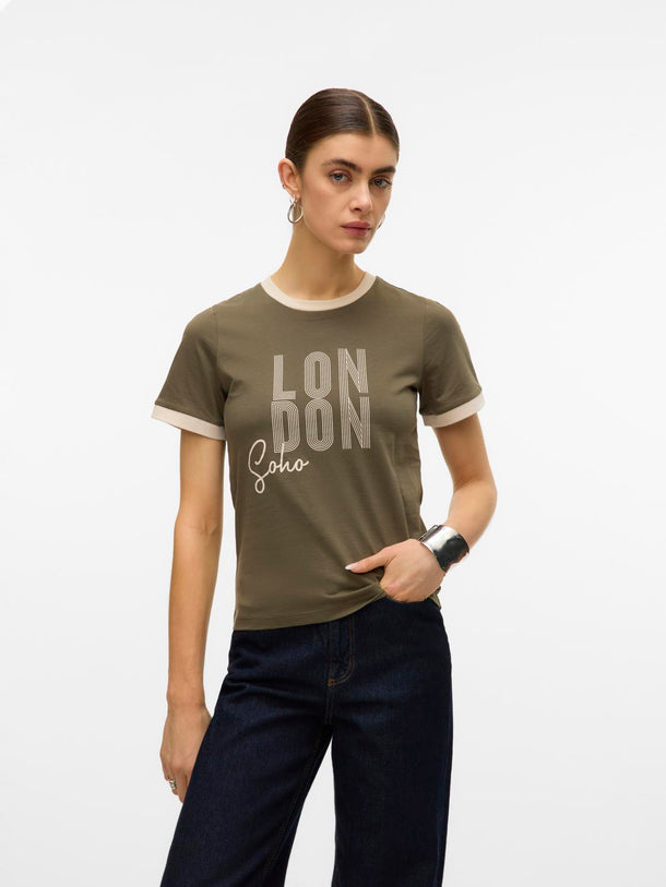 Product POLERA REGULAR ALIA-Grape Leaf Detail:BIRCH CONTRAST - LONDON - Image 1