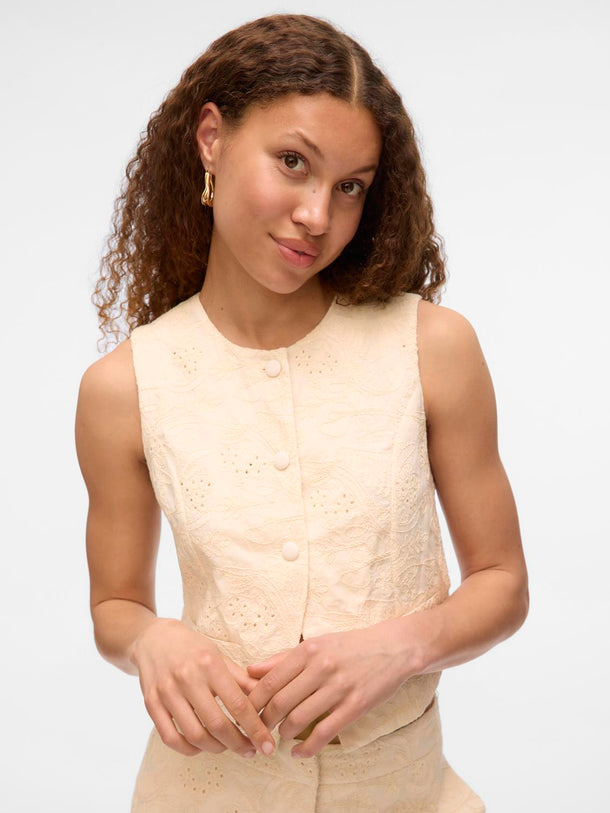 Product TOP SASTRERO DE PUNTILLÉ ELINE-Cloud Dancer Detail:EMBROIDERY ANGLAIS AS OFFER CUT - Image 6