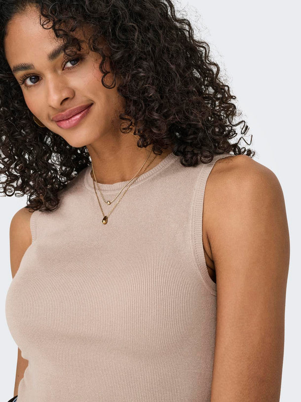 Product TOP ACANALADO CON CUELLO REDONDO ANTONIA-String - Image 3