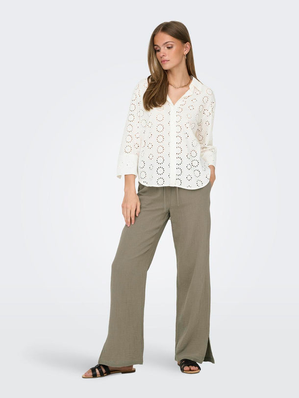 Product CAMISA TALLIE - Cloud Dancer Detail:2024 BRODERIE ANGLAISE - Image 2